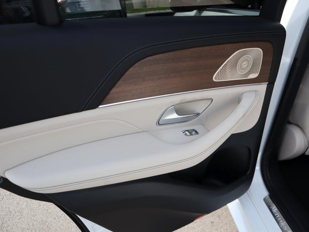 new 2026 Mercedes-Benz GLE 450 car, priced at $84,825