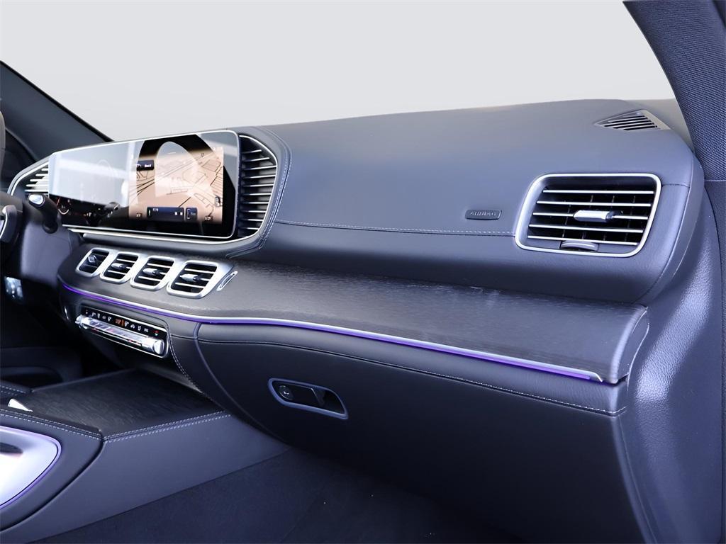 new 2025 Mercedes-Benz GLE 580 car, priced at $112,765