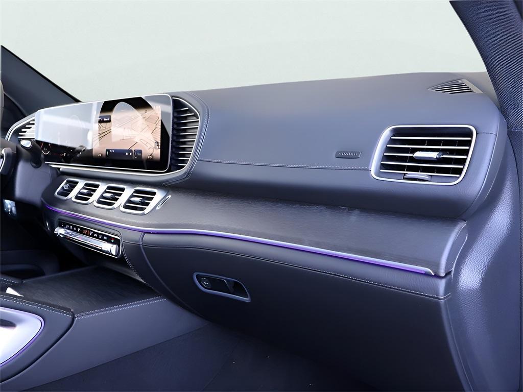 new 2025 Mercedes-Benz GLE 580 car, priced at $112,765