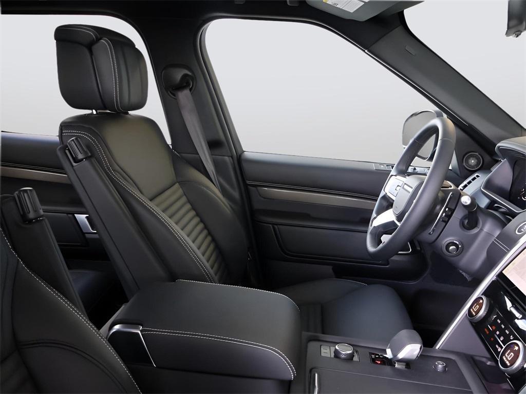 new 2025 Land Rover Discovery car, priced at $89,608