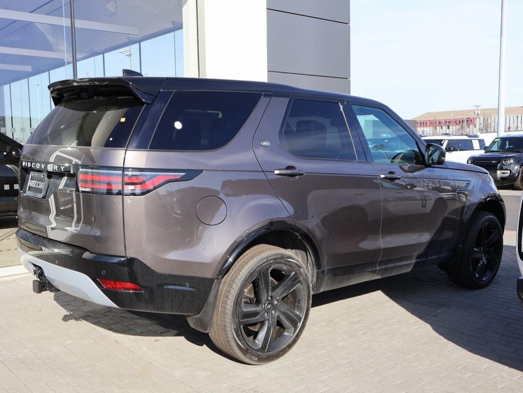 new 2025 Land Rover Discovery car, priced at $89,608