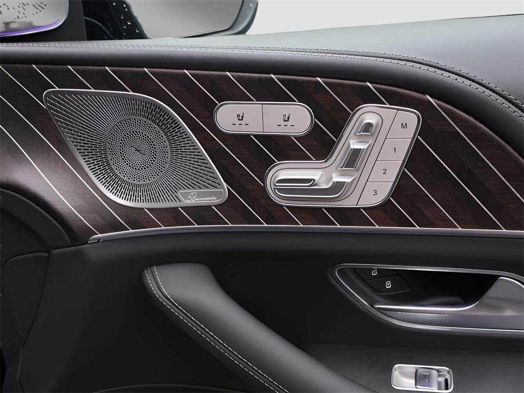 new 2025 Mercedes-Benz Maybach GLS 600 car, priced at $209,595