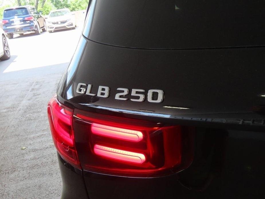 new 2024 Mercedes-Benz GLB 250 car, priced at $54,960