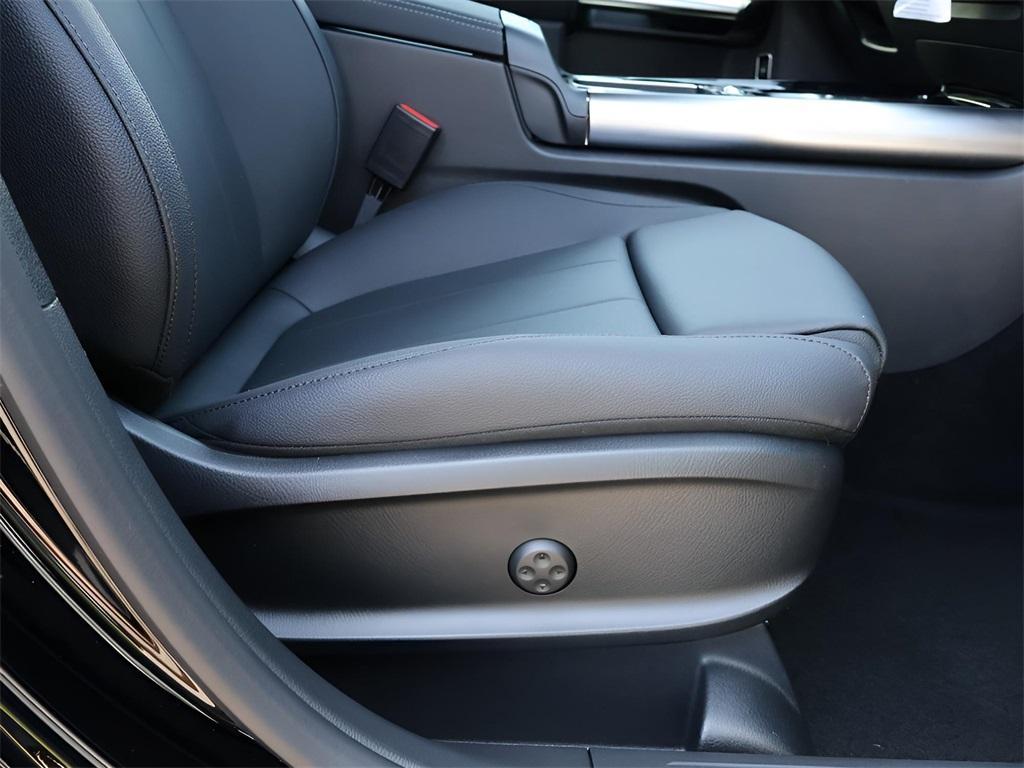 new 2025 Mercedes-Benz GLA 250 car, priced at $47,295