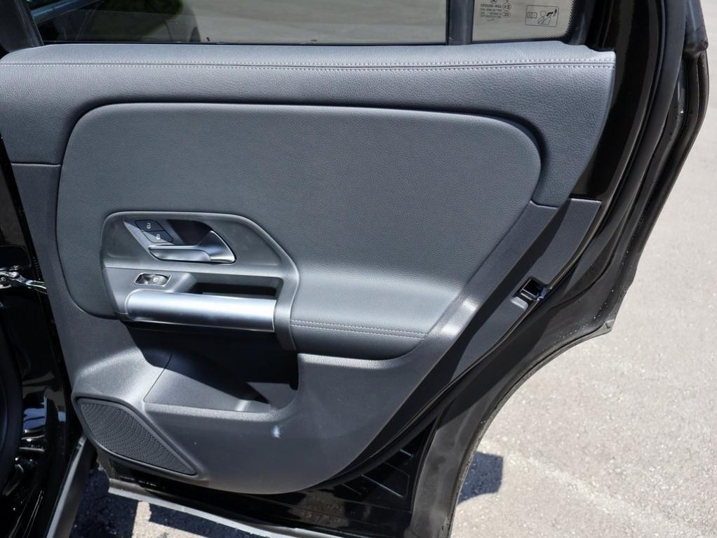 new 2025 Mercedes-Benz GLA 250 car, priced at $47,295