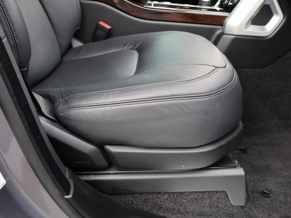 used 2022 Land Rover Range Rover car, priced at $64,977