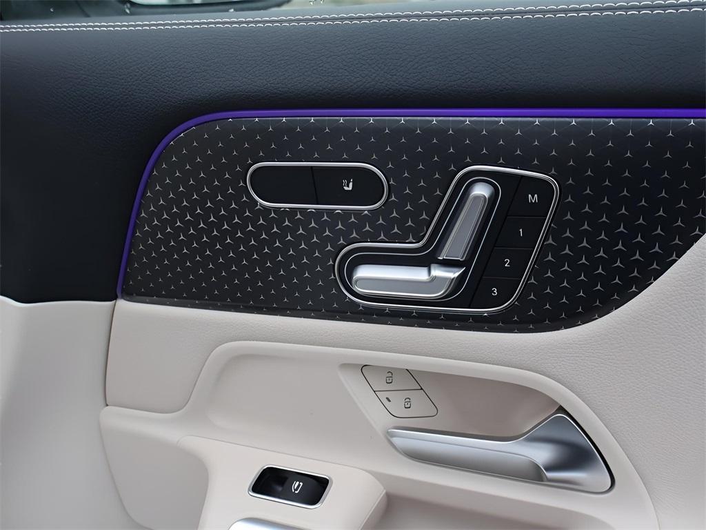 new 2025 Mercedes-Benz GLA 250 car, priced at $47,295