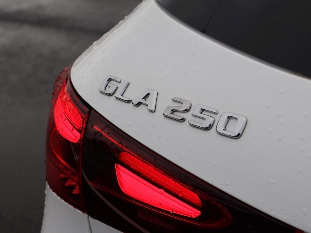 new 2025 Mercedes-Benz GLA 250 car, priced at $47,295