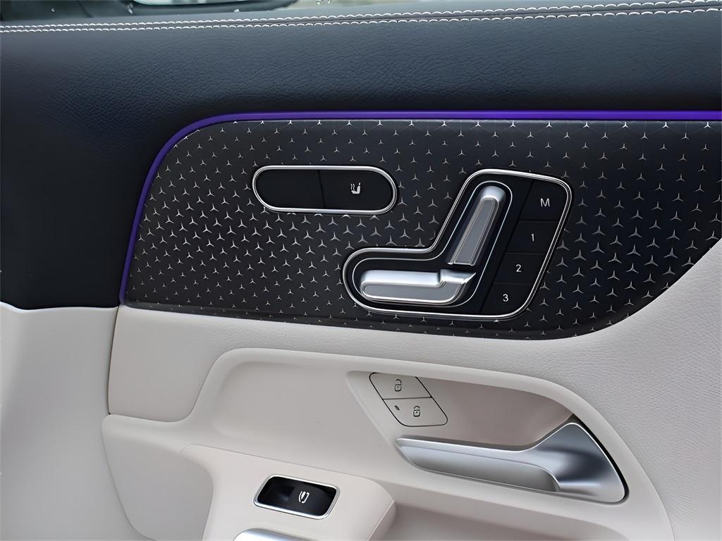 new 2025 Mercedes-Benz GLA 250 car, priced at $47,295