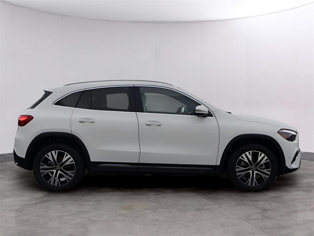new 2025 Mercedes-Benz GLA 250 car, priced at $47,295