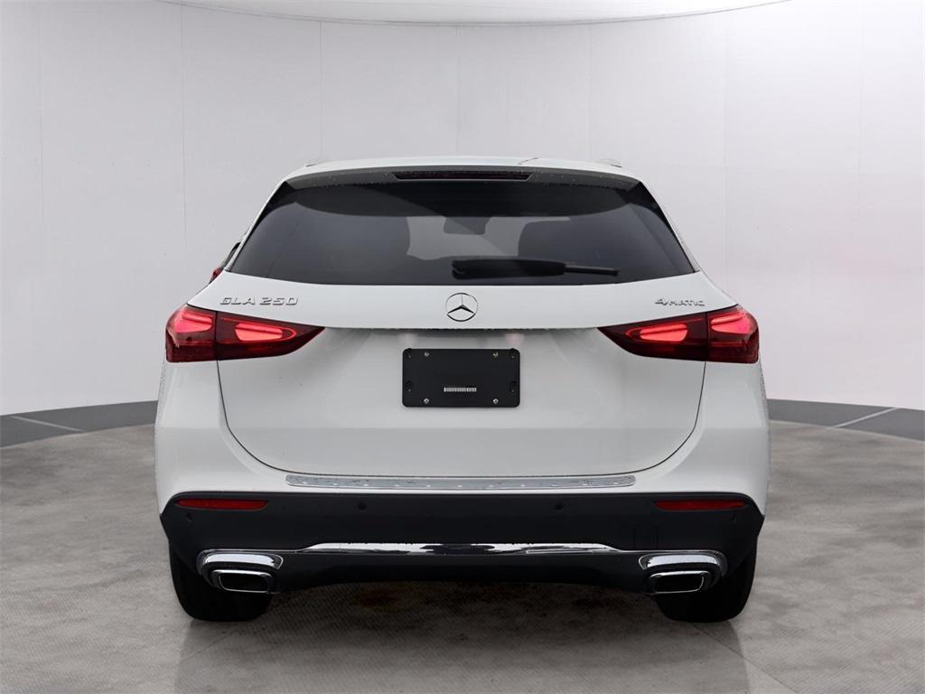 new 2025 Mercedes-Benz GLA 250 car, priced at $47,295
