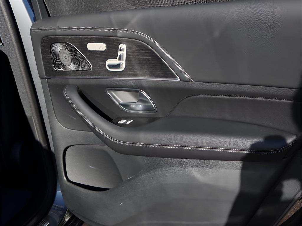 new 2026 Mercedes-Benz GLS 450 car, priced at $105,315
