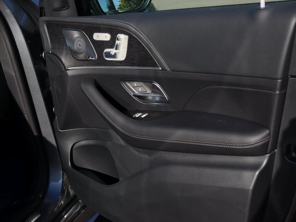new 2026 Mercedes-Benz GLS 450 car, priced at $105,315