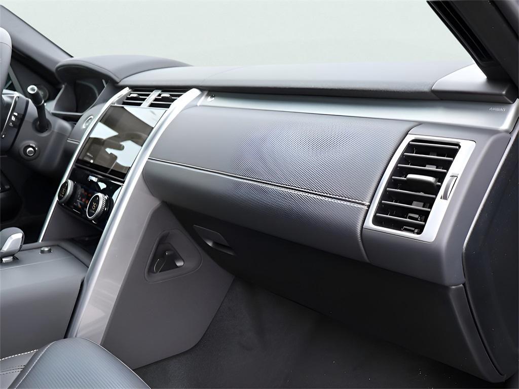new 2025 Land Rover Discovery car, priced at $83,550