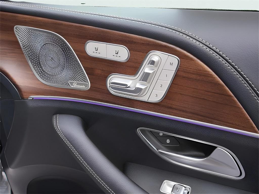 new 2025 Mercedes-Benz GLS 580 car, priced at $117,280