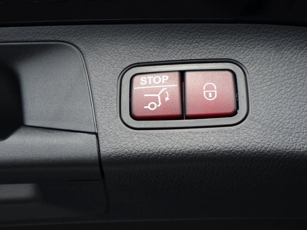 new 2026 Mercedes-Benz GLA 250 car, priced at $51,000