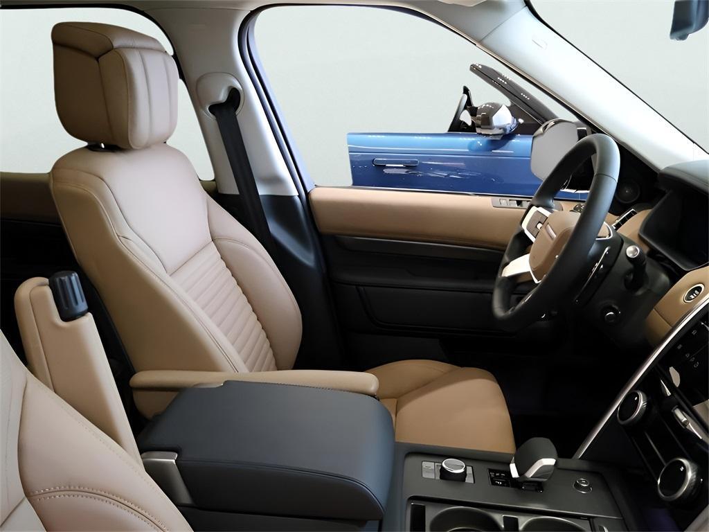new 2025 Land Rover Discovery car, priced at $86,193