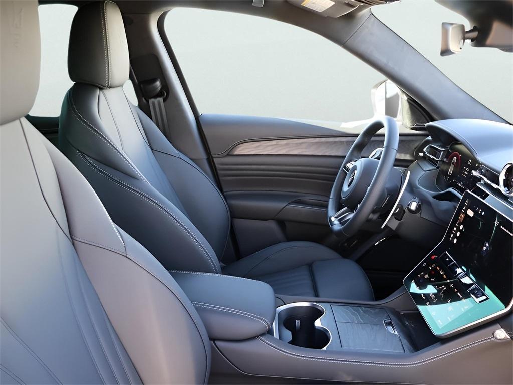 new 2025 Maserati Grecale car, priced at $82,085