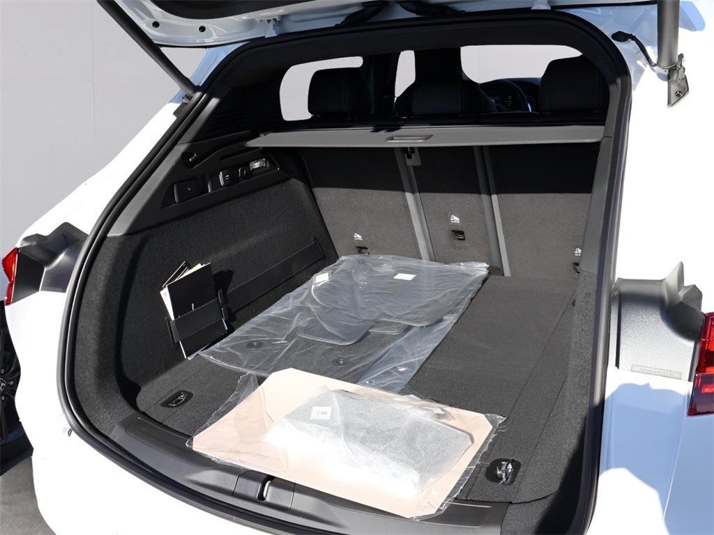 new 2025 Maserati Grecale car, priced at $82,085