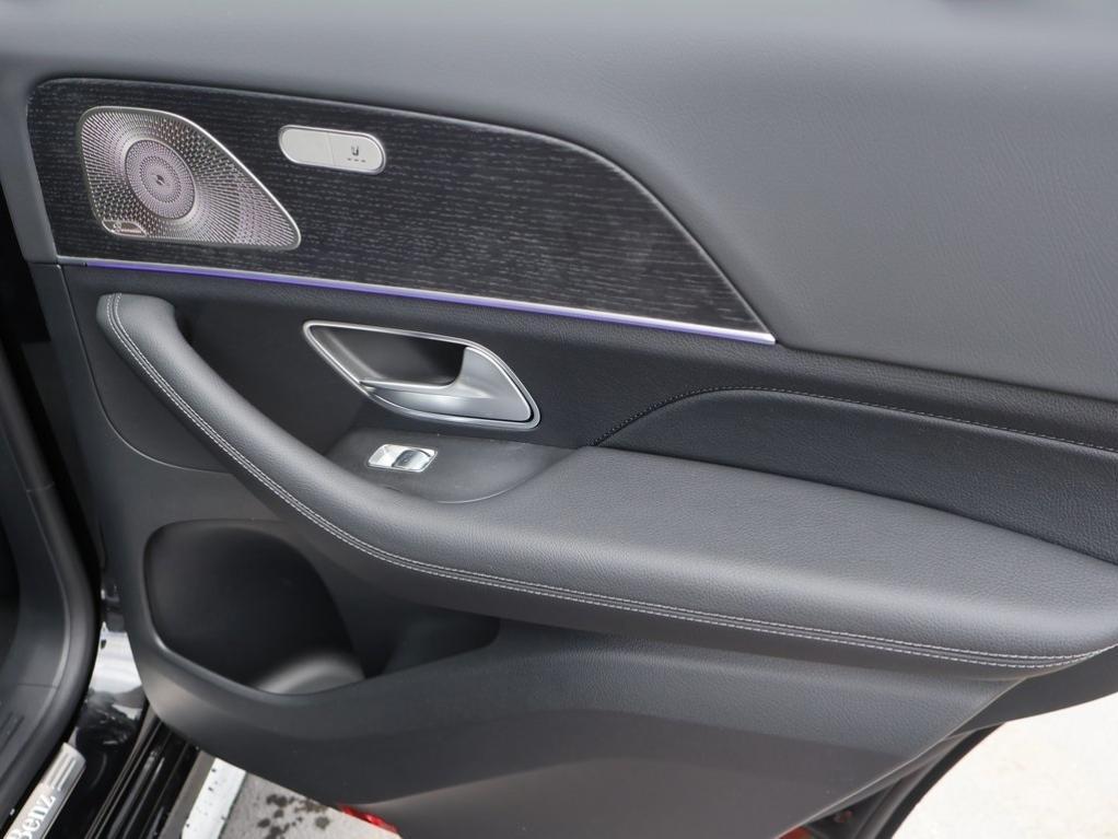 new 2025 Mercedes-Benz GLE 450 car, priced at $84,385