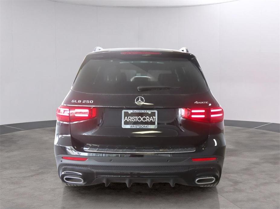 new 2024 Mercedes-Benz GLB 250 car, priced at $58,050