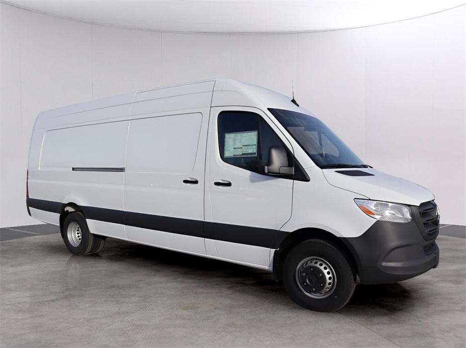 new 2024 Mercedes-Benz Sprinter 3500 car, priced at $71,887