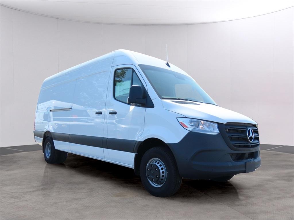 new 2024 Mercedes-Benz Sprinter 3500 car, priced at $71,035