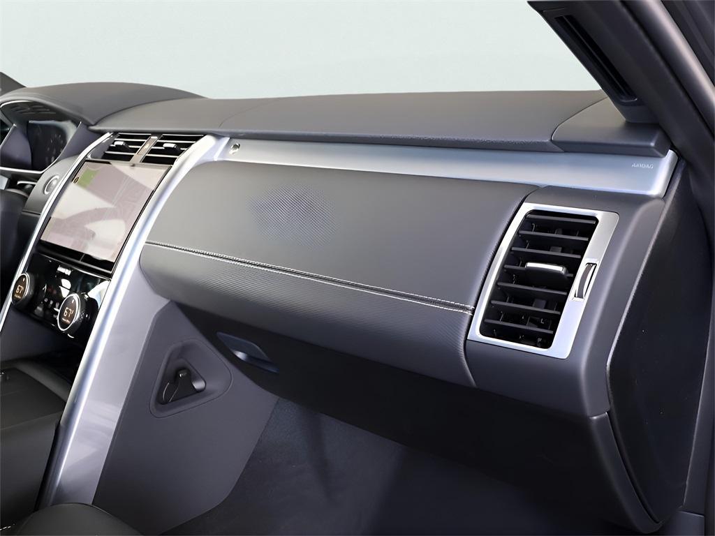 new 2025 Land Rover Discovery car, priced at $83,585