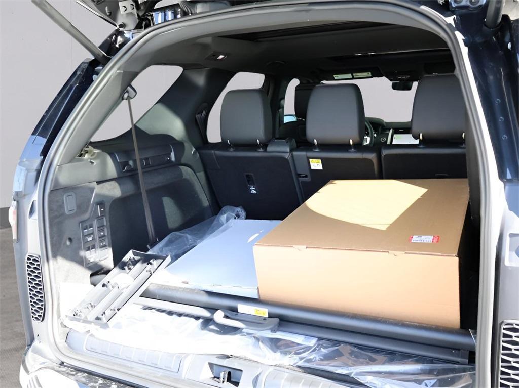 new 2025 Land Rover Discovery car, priced at $83,585