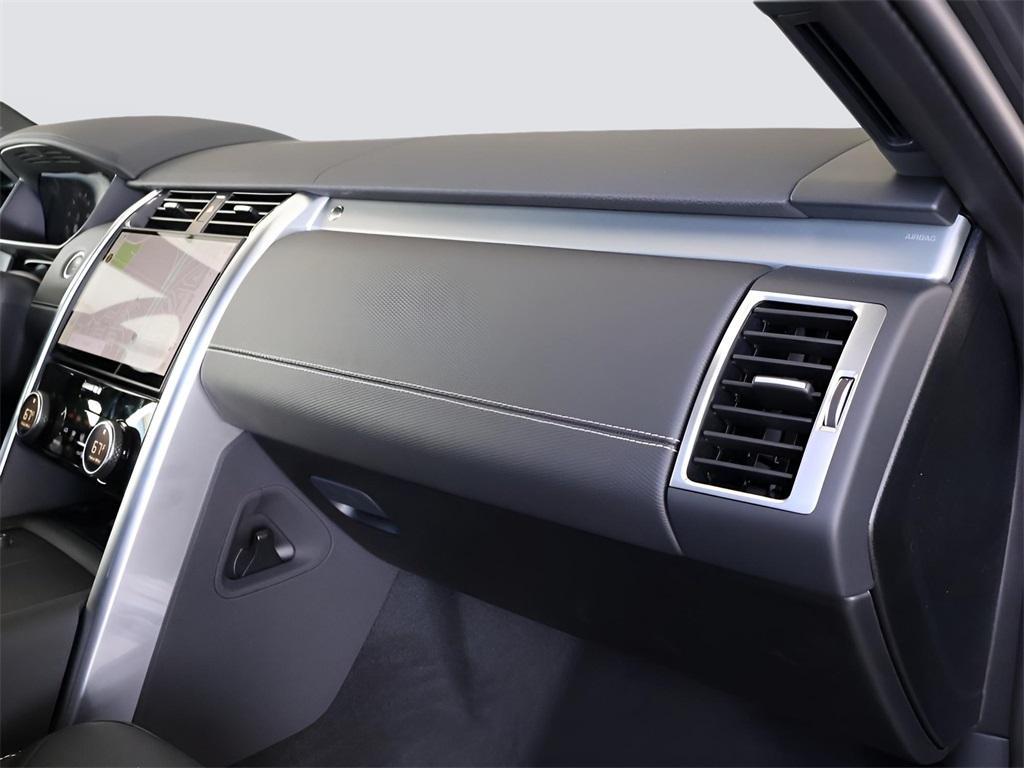 new 2025 Land Rover Discovery car, priced at $83,585