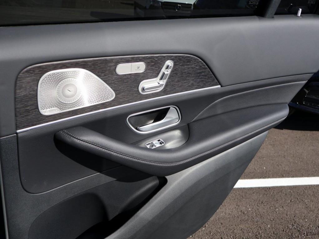 new 2025 Mercedes-Benz GLS 450 car, priced at $101,645