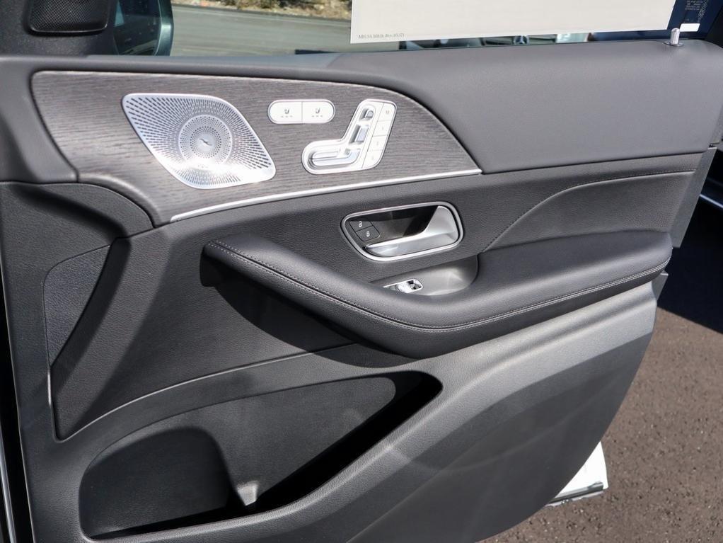 new 2025 Mercedes-Benz GLS 450 car, priced at $101,645