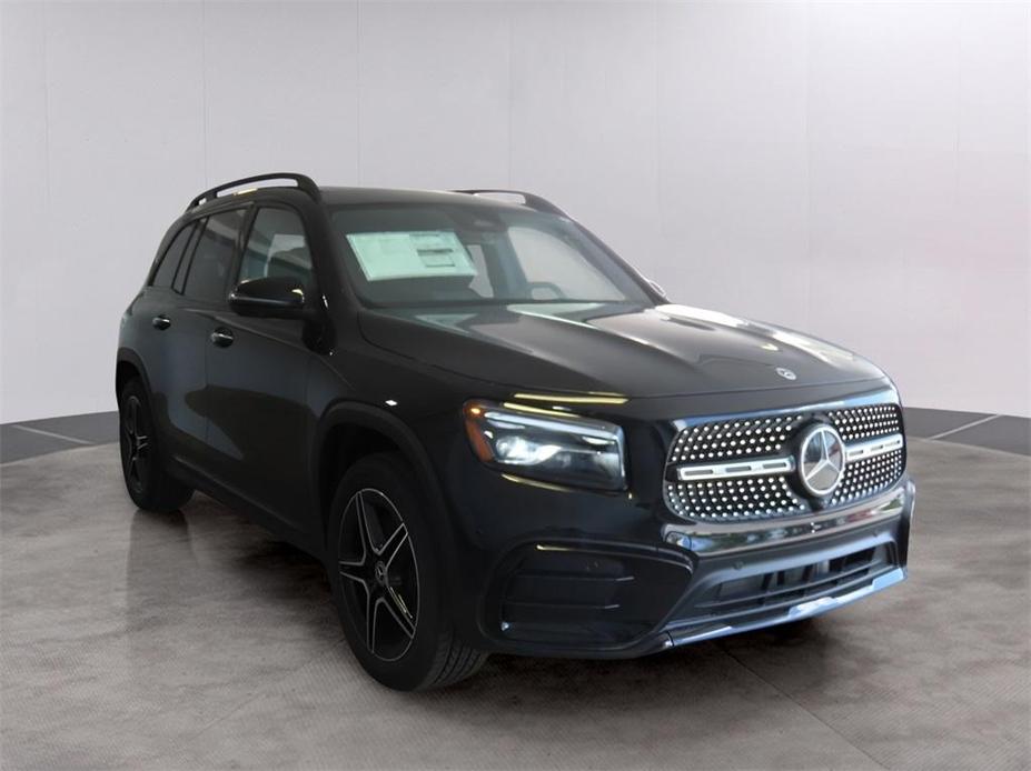 new 2024 Mercedes-Benz GLB 250 car, priced at $58,050