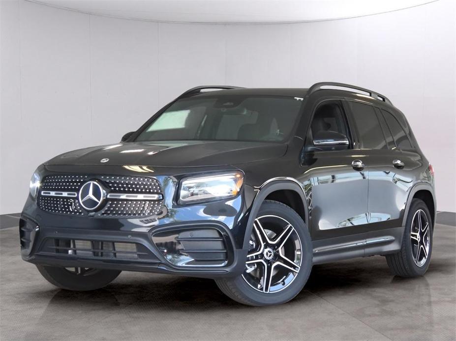 new 2024 Mercedes-Benz GLB 250 car, priced at $58,050