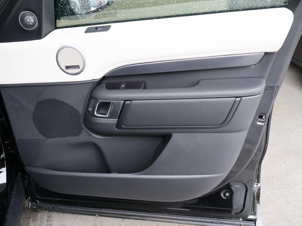new 2025 Land Rover Discovery car, priced at $84,888