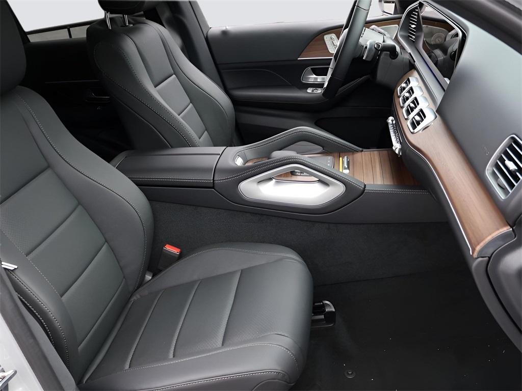 new 2025 Mercedes-Benz GLE 450 car, priced at $85,630