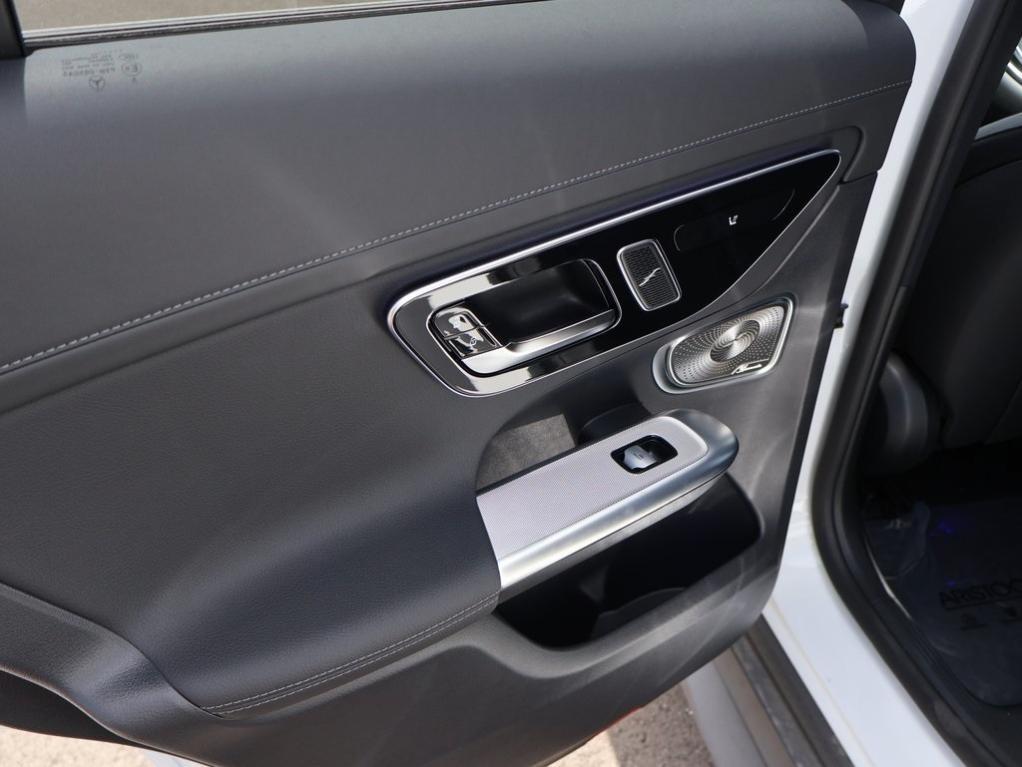new 2025 Mercedes-Benz GLC 300 car, priced at $70,295