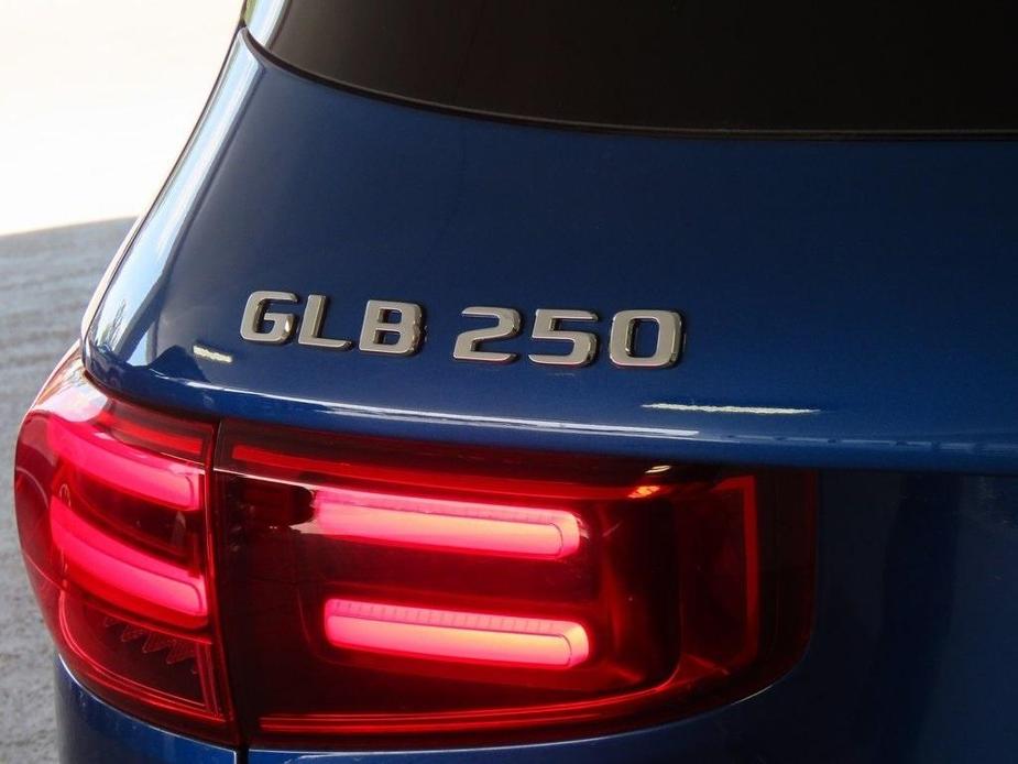 new 2024 Mercedes-Benz GLB 250 car, priced at $52,075