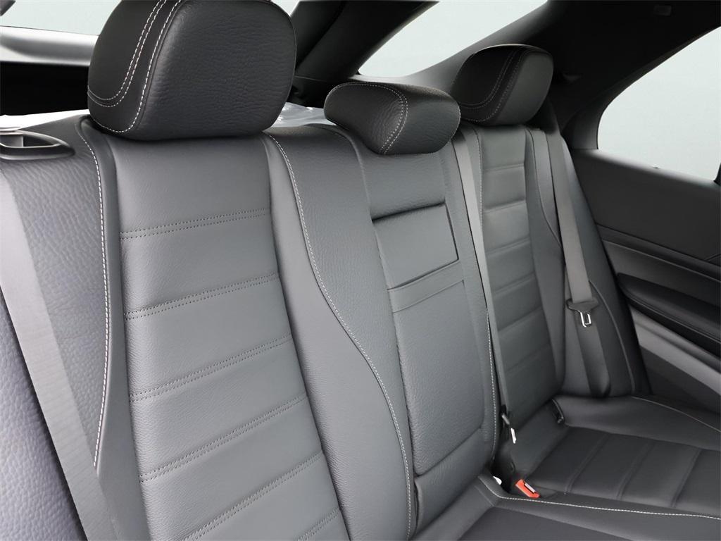 new 2025 Mercedes-Benz GLE 450 car, priced at $87,965