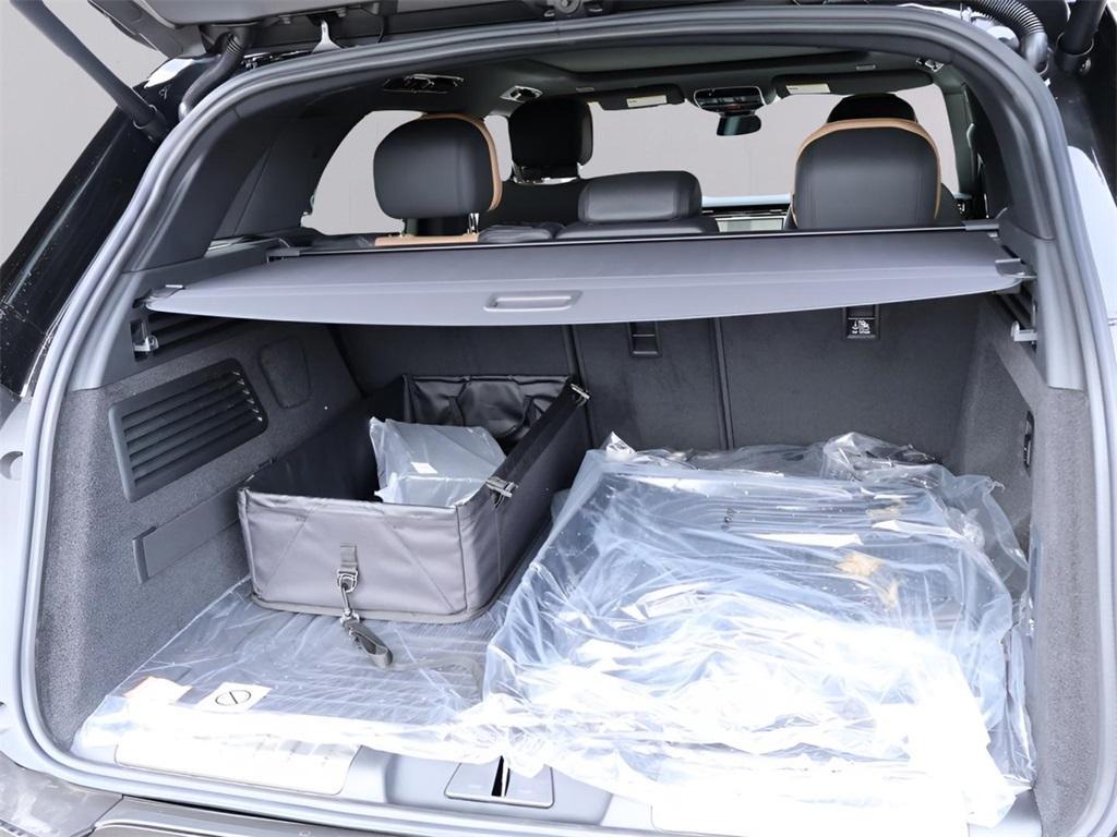 new 2025 Land Rover Range Rover Sport car, priced at $105,445