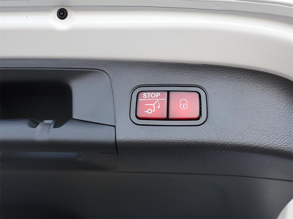 used 2025 Mercedes-Benz GLA 250 car, priced at $45,490