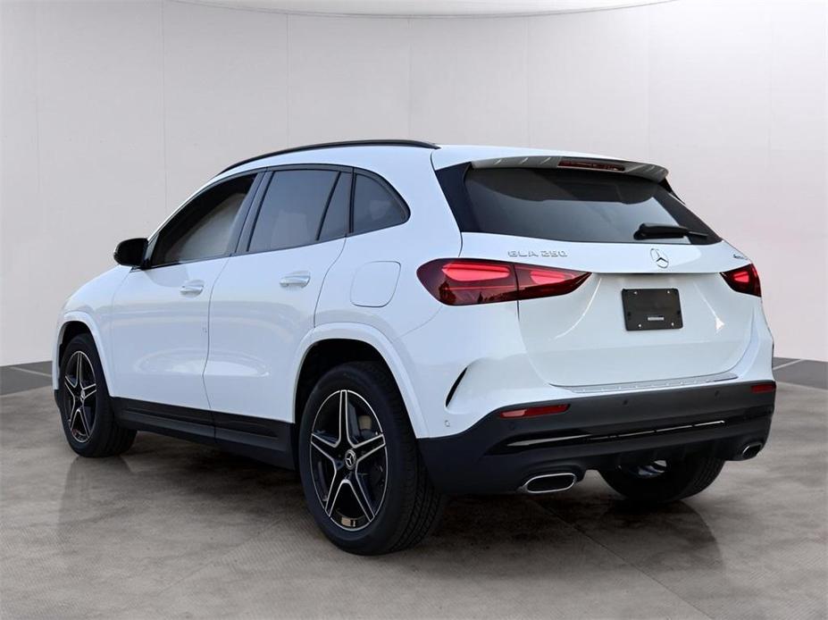 new 2025 Mercedes-Benz GLA 250 car, priced at $52,125