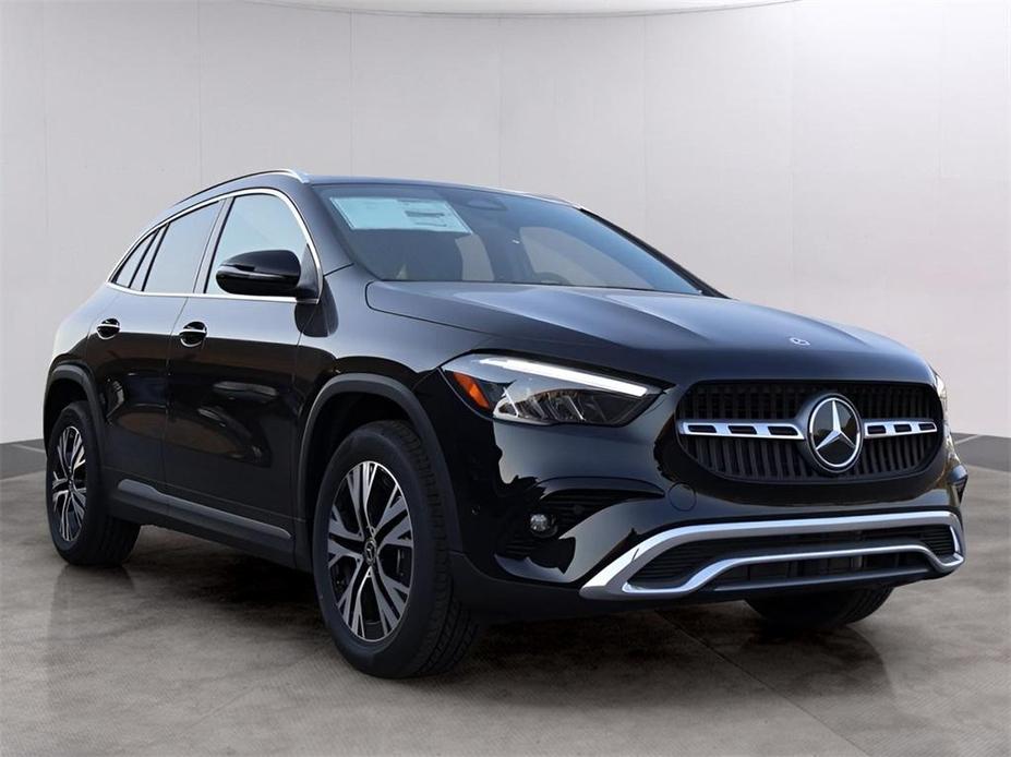 new 2025 Mercedes-Benz GLA 250 car, priced at $47,295