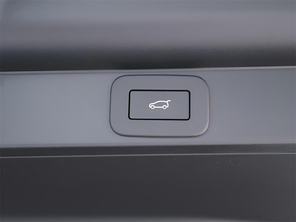 new 2025 Land Rover Range Rover car, priced at $163,890