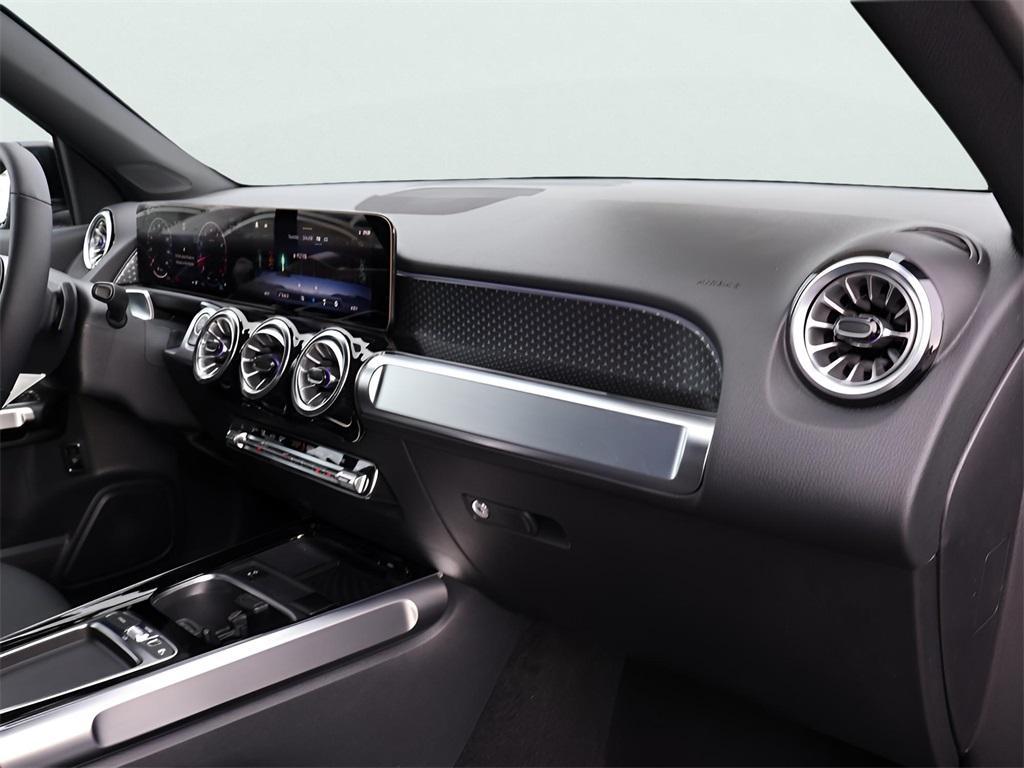 new 2025 Mercedes-Benz GLB 250 car, priced at $49,595
