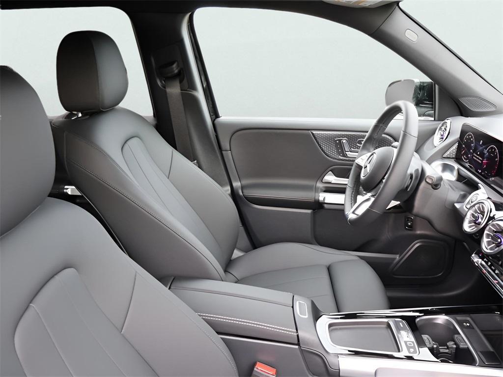 new 2025 Mercedes-Benz GLB 250 car, priced at $49,595