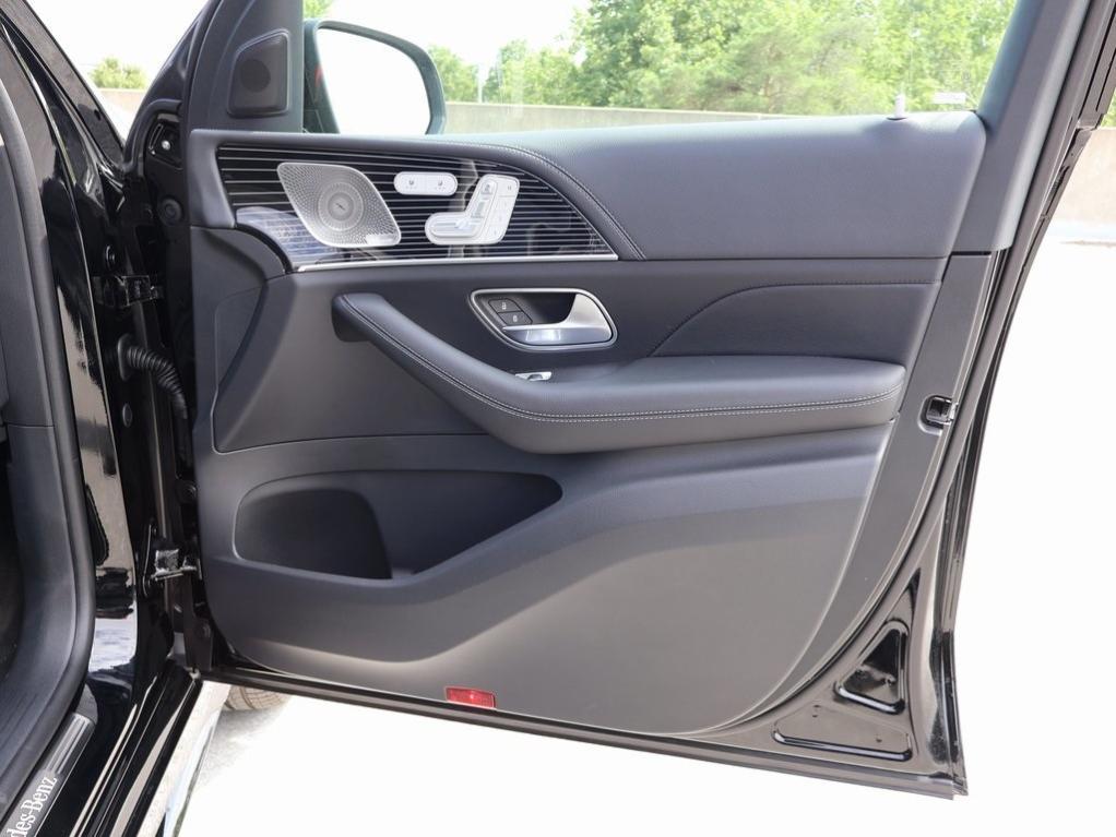 new 2025 Mercedes-Benz GLE 450 car, priced at $87,075