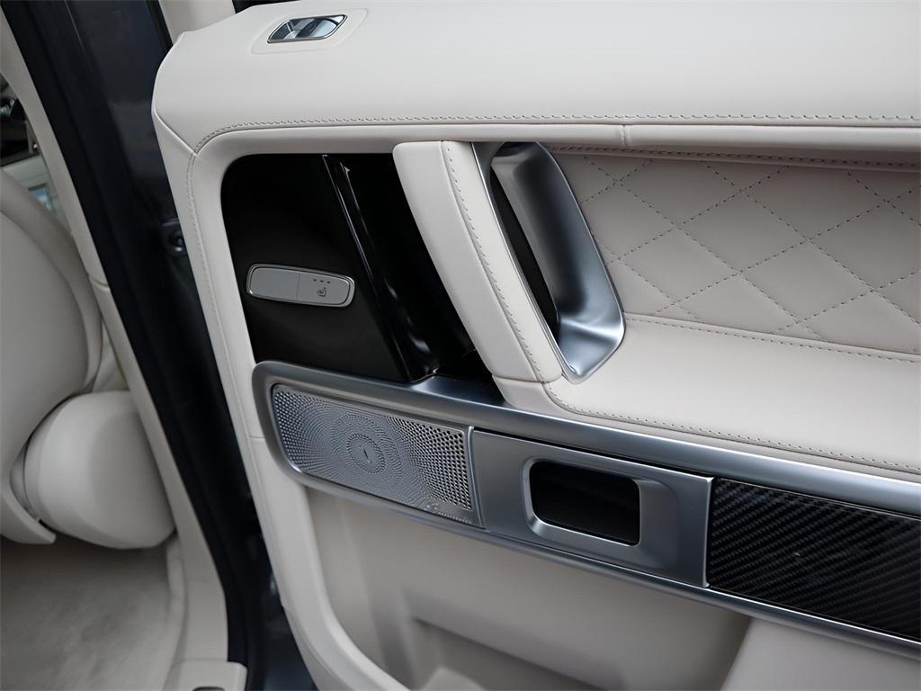 new 2025 Mercedes-Benz AMG G 63 car, priced at $206,020