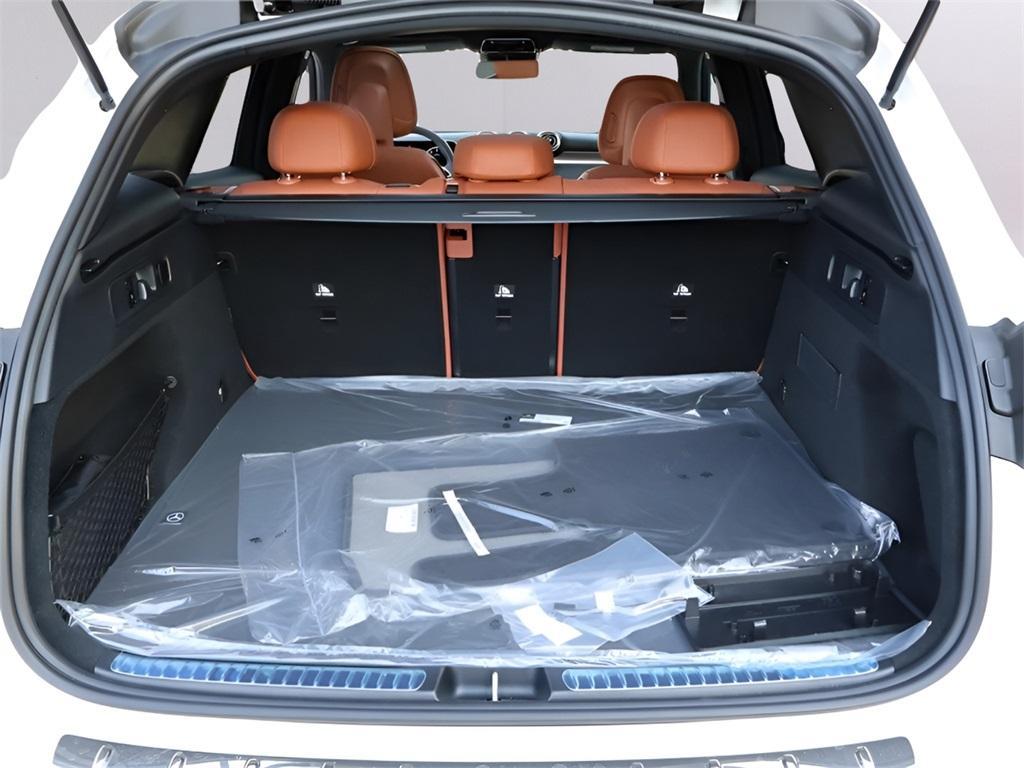 new 2025 Mercedes-Benz GLC 300 car, priced at $59,415