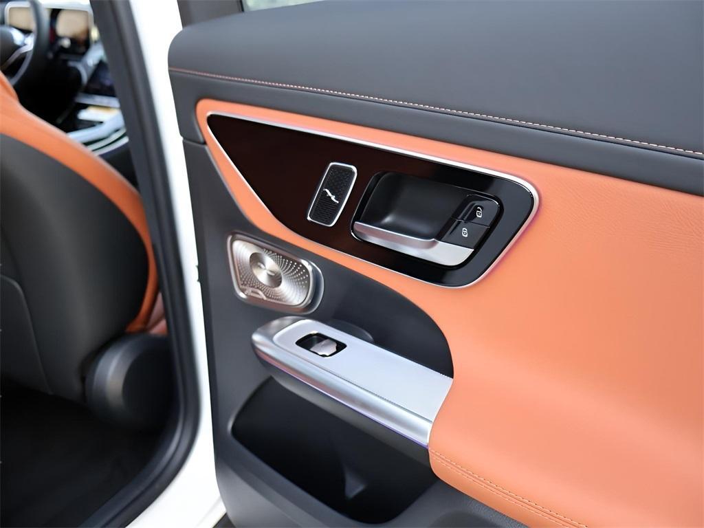 new 2025 Mercedes-Benz GLC 300 car, priced at $59,415